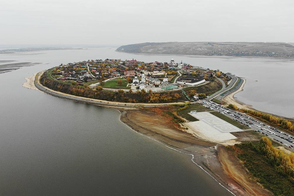Островом Свияжск стал только в 1957&nbsp;году после наполнения Куйбышевского водохранилища