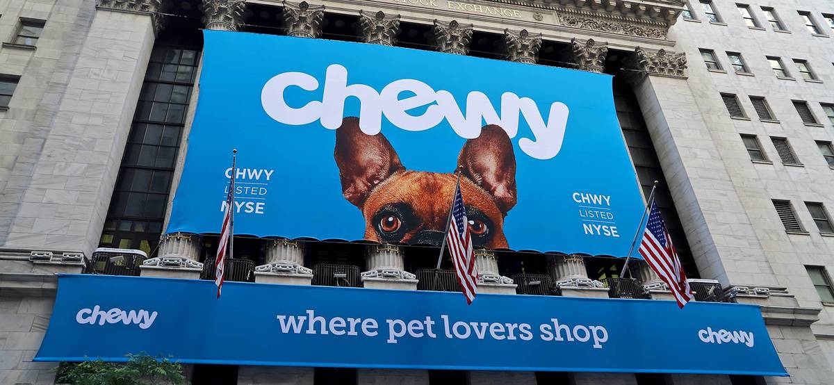 Chewy получает прибыль и повышает прогноз продаж