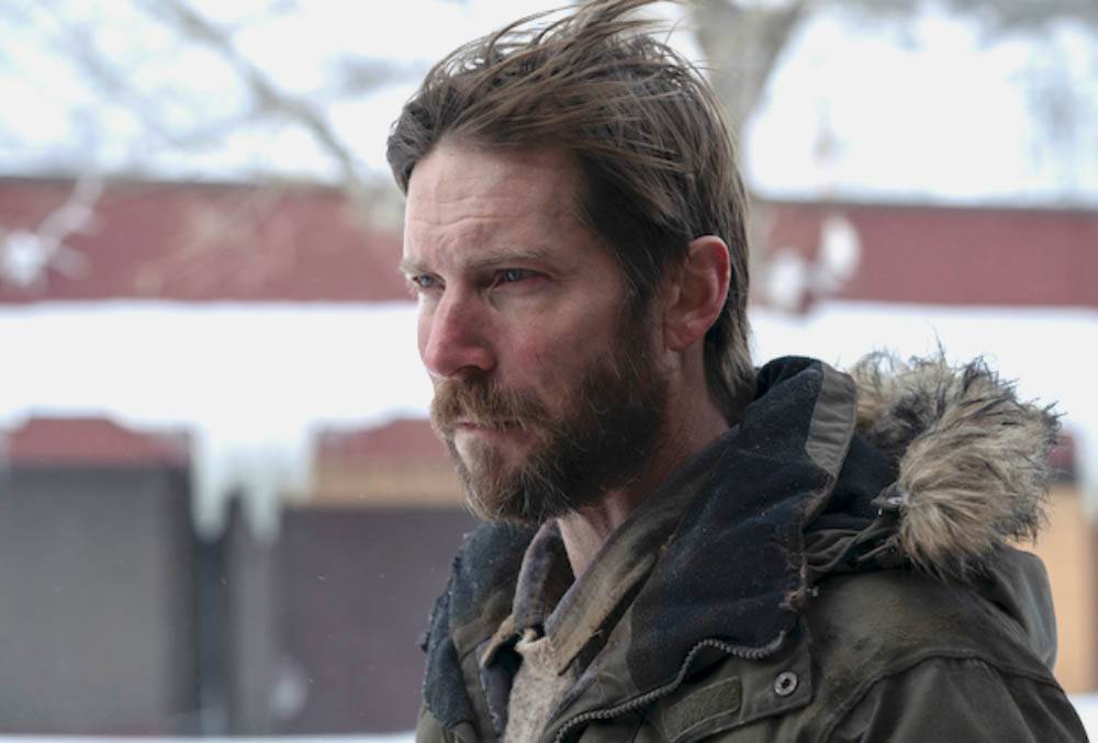 Роль Джеймса играет актер Трой Бейкер. Он озвучивал Джоэла в оригинальной видеоигре. Источник: HBO