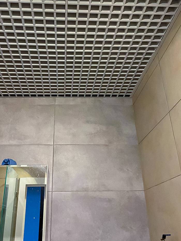 Фото грильято и плитки в ванной