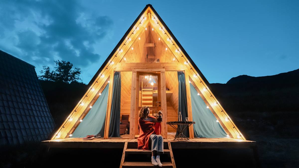 «А-фрейм»: как построить треугольный дом-шалаш