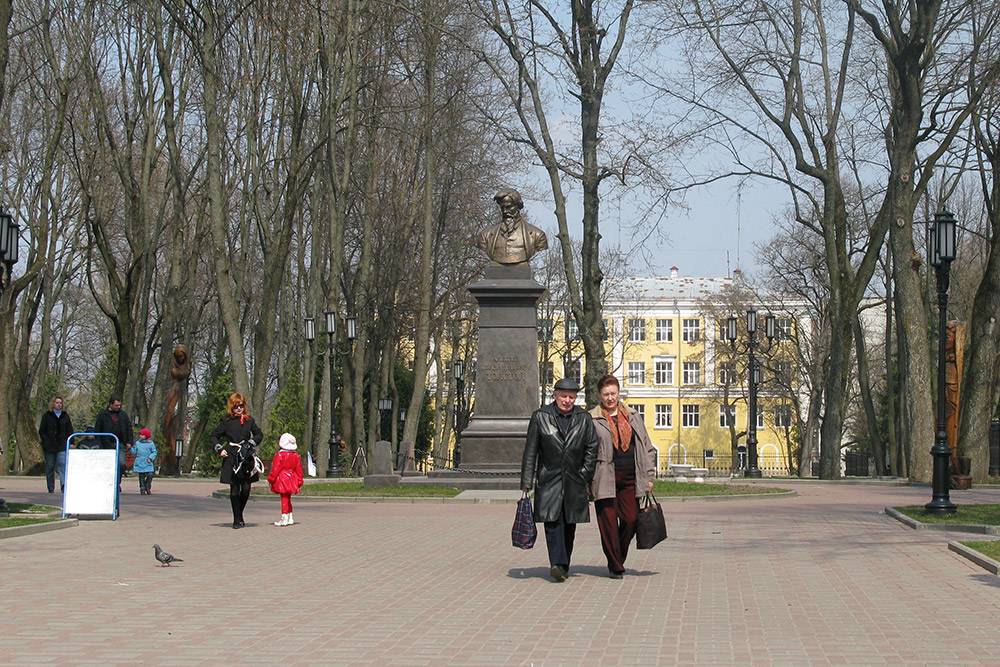 Парк-музей имени драматурга Алексея Толстого