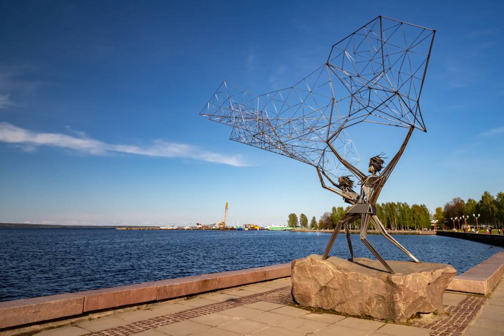 «Рыбаки» на набережной Онего. Фото: Pavel Filatov / Shutterstock