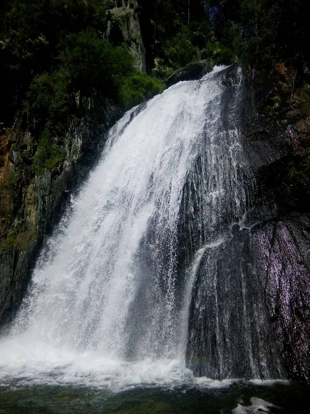 Водопад большой Корбу