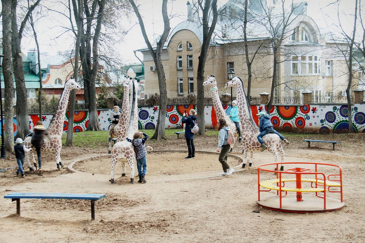 В парке «Аполло» нашим детям больше всего понравилась инсталляция с жирафами