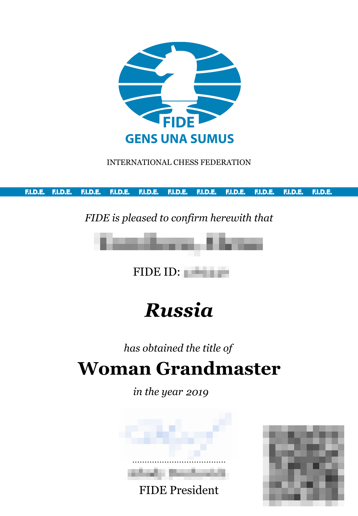 Международные звания подтверждают дипломами от ФИДЕ. Моей супруге выдали такой в 2019&nbsp;году, когда она стала международным гроссмейстером
