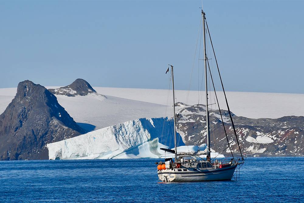Наша яхта «Леди Мэри» у берегов Антарктиды
