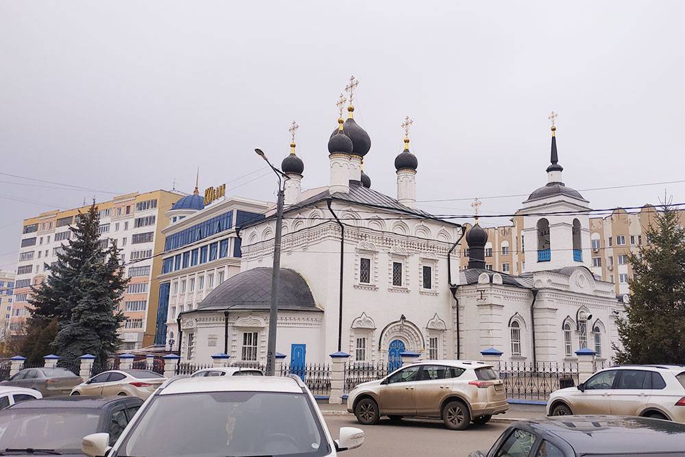 Самое старое архитектурное сооружение города — Иоанно-Богословская церковь 1693 года постройки