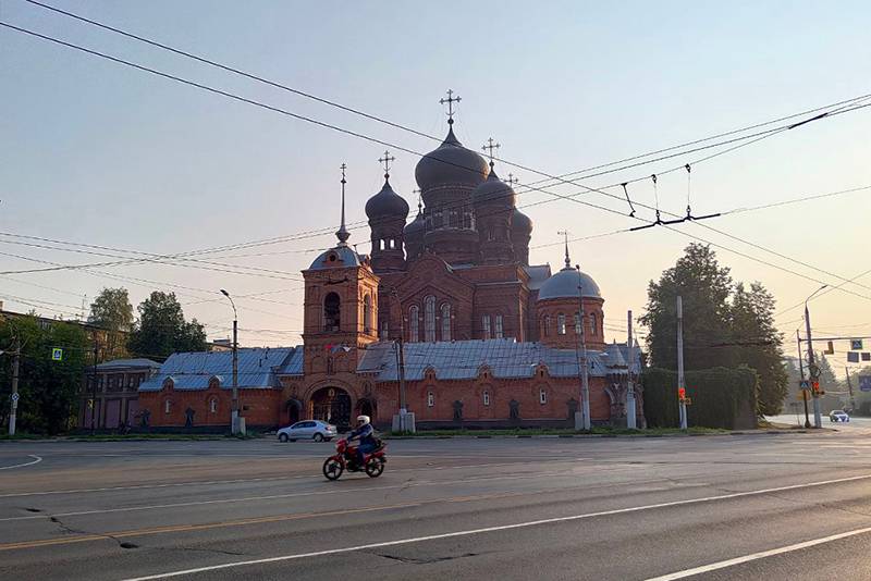 Вид на Введенский монастырь — одно из самых популярных изображений на магнитах из Иванова