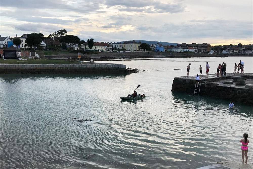 Ирландцы плавают в холодном море круглый год. В Дублине оно прогревается максимум до +15&nbsp;°C к августу и сентябрю