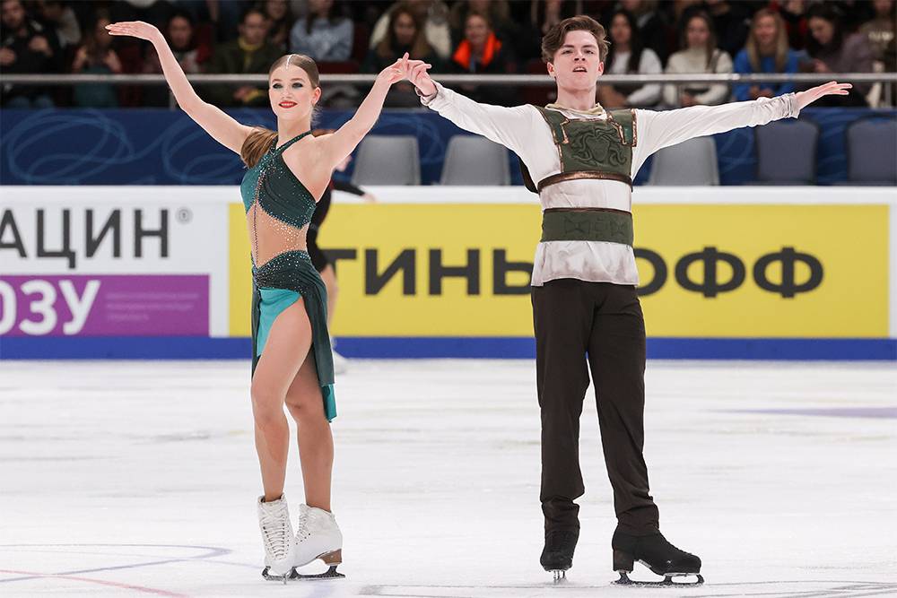 Победители соревнований в танцах на льду Василиса Кагановская и Валерий Ангелопол