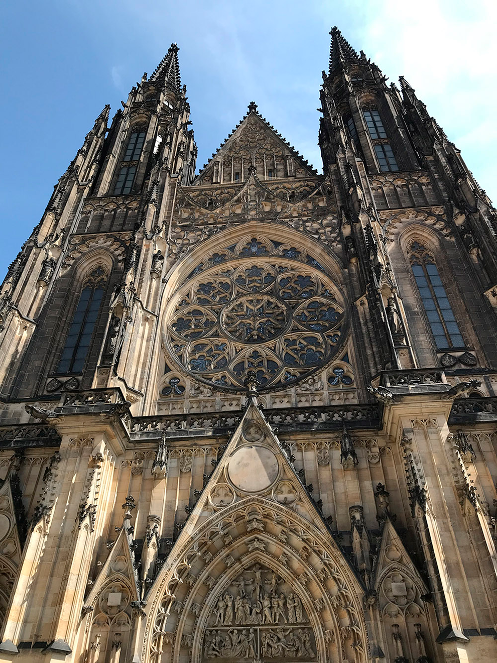 Высота собора — 124 метра
