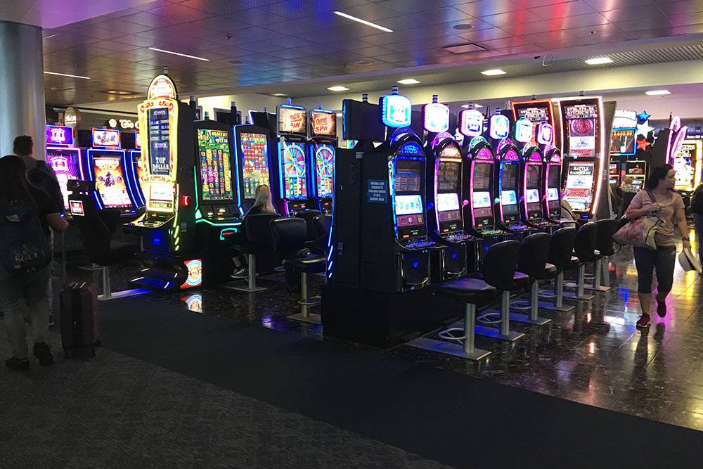 Игровые автоматы стоят даже в аэропорту Лас-Вегаса