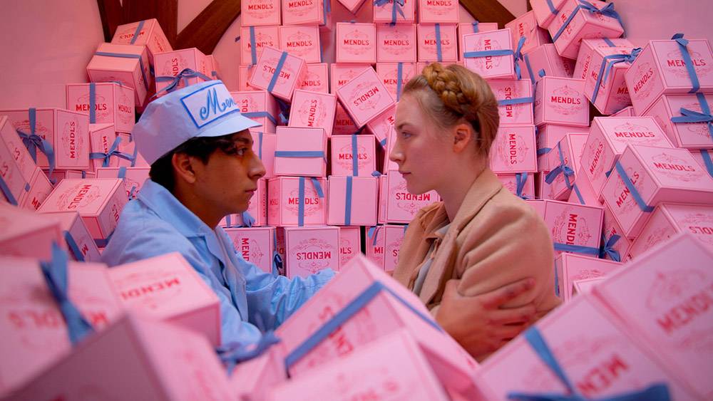 Фильм снят в трех соотношениях сторон: 1.33, 1.85 и 2.35:1. Каждое из них соответствует своему временному периоду. Источник: Searchlight Pictures