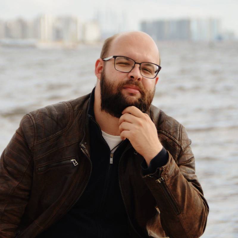 Вскоре я отказался от идеи подражания Дину Винчестеру. В силу генетики вот уже 15 лет невольно косплею позднего Брюса Уиллиса