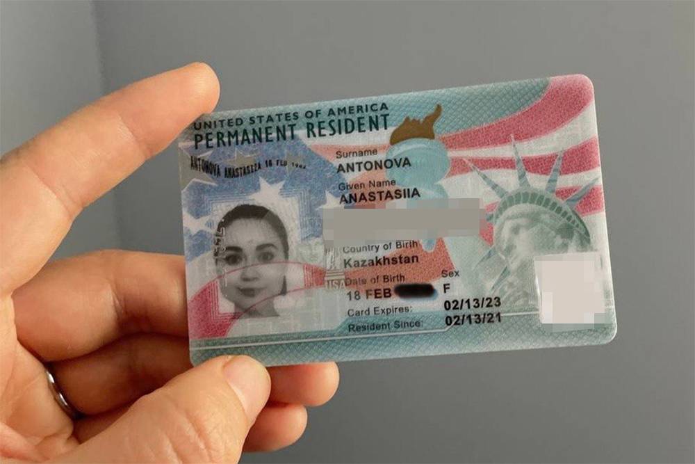 Так выглядит удостоверение личности постоянного жителя США, или грин‑карта