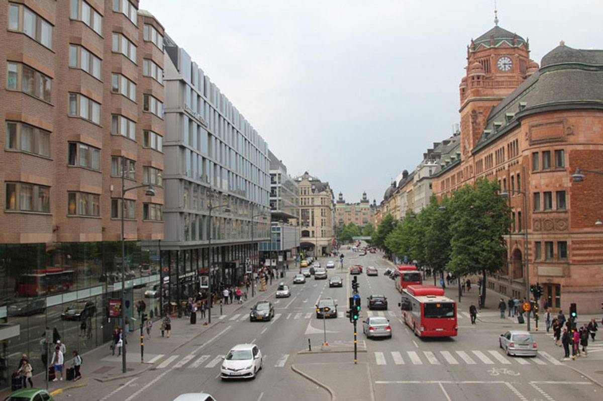 Одна из центральных улиц Стокгольма