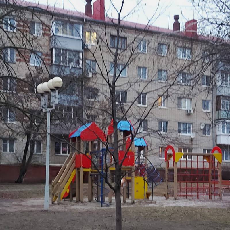 Это дом, в котором нам досталась квартира
