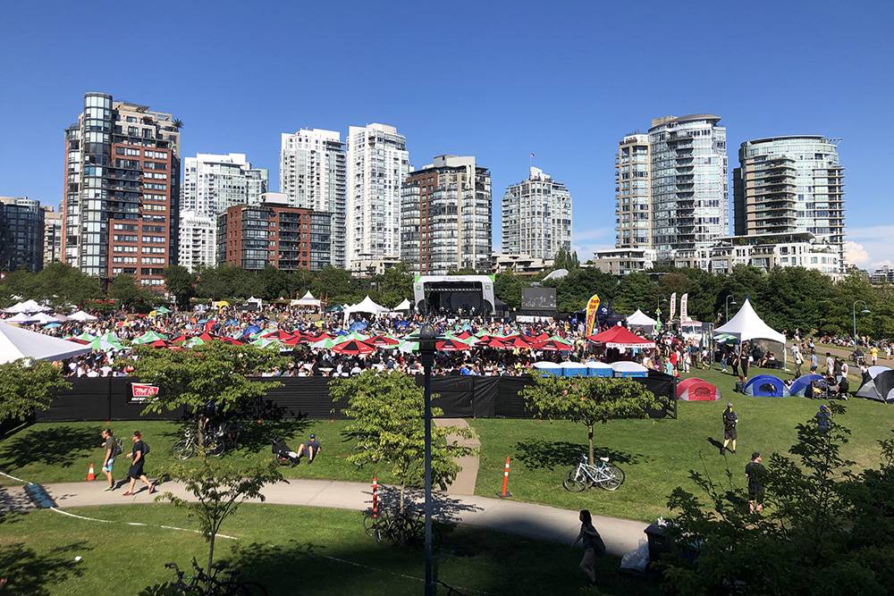 Каждый июнь в Ванкувере проходит международный джазовый фестиваль
