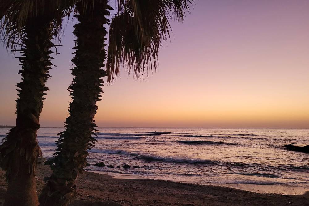 В общественных местах Кипра, в том числе на пляжах, вайфая практически нигде нет