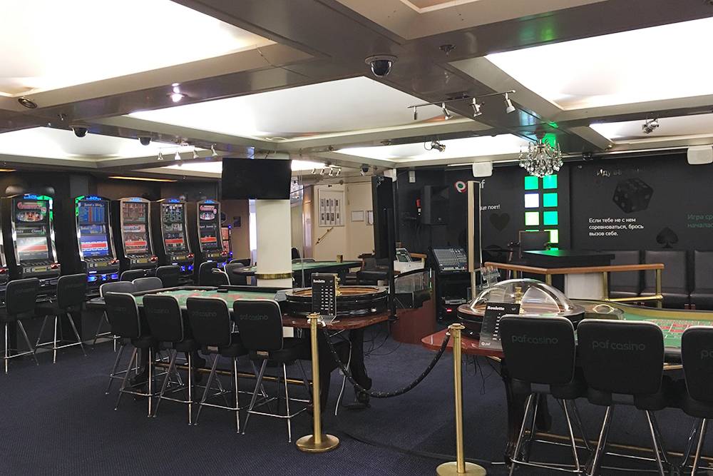 В мини-казино проводят мастер-классы для тех, кто пока не умеет просаживать деньги в рулетку