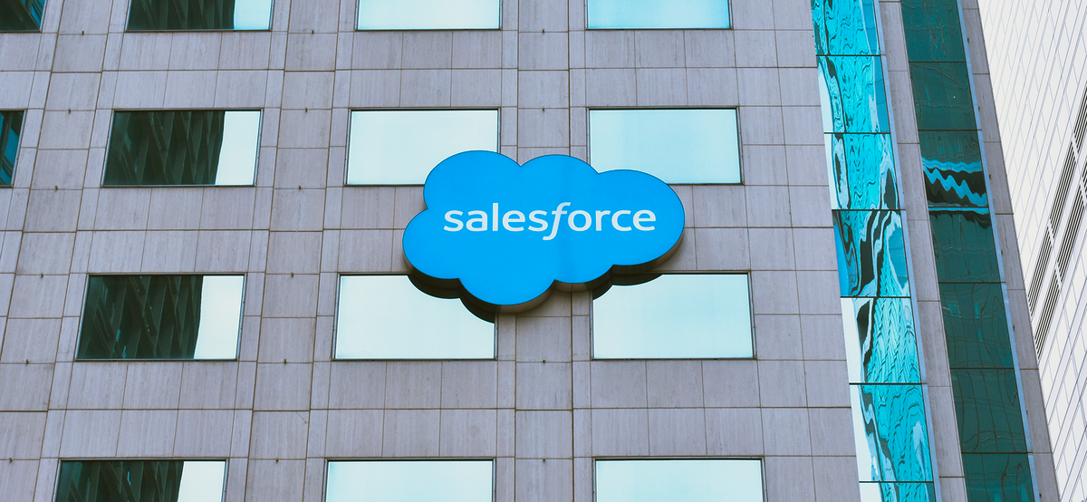 Акции Salesforce упали на 6% после квартального отчета