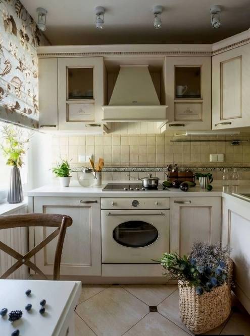 Духовой шкаф в духе ретро будет хорошо смотреться на кухне в стиле прованс. Источник: designwiki.ru