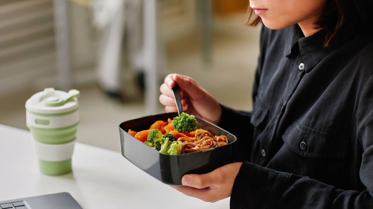 «Обед — время для себя»: 6 способов решить вопрос с едой на работе