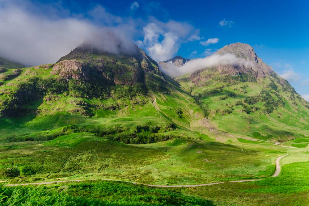 Долина летним утром. Фото: Shaiith / Shutterstock