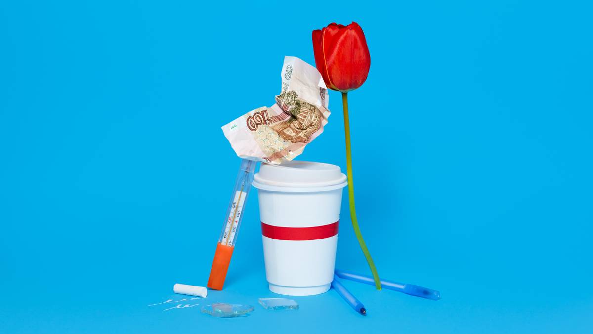 В ящике лежат 3 синие ручки 3 черные и 2 красные стола - 92 фото