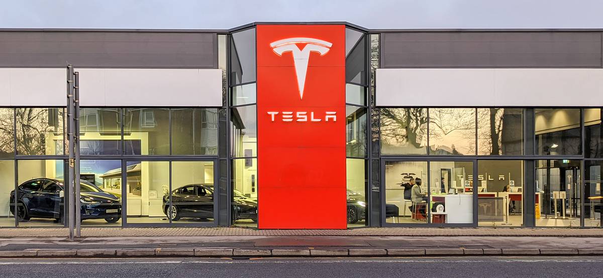 Квартальная прибыль Tesla впервые превысила миллиард долларов