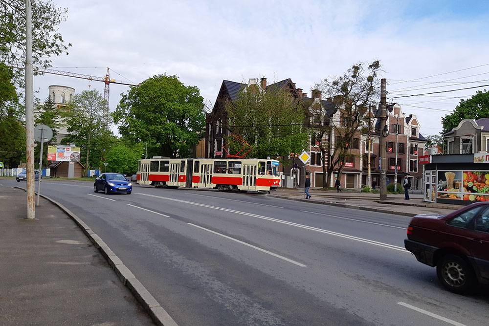 На трамвае можно совершить отличную обзорную прогулку по городу