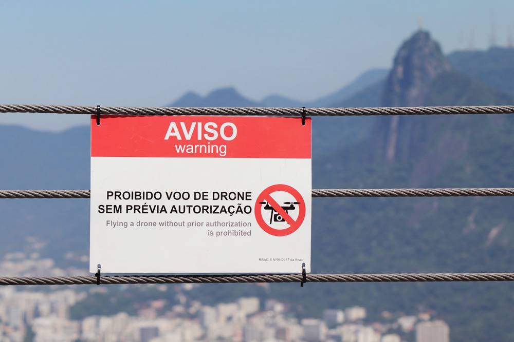 Предупреждение о запрете полетов над&nbsp;Сахарной Головой в Рио-де-Жанейро