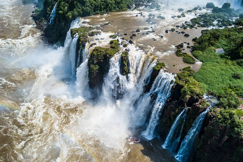Национальный парк с водопадами Игуасу на территории Аргентины — потрясающее зрелище
