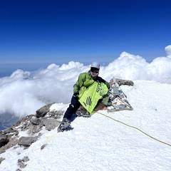 Денис Сериков