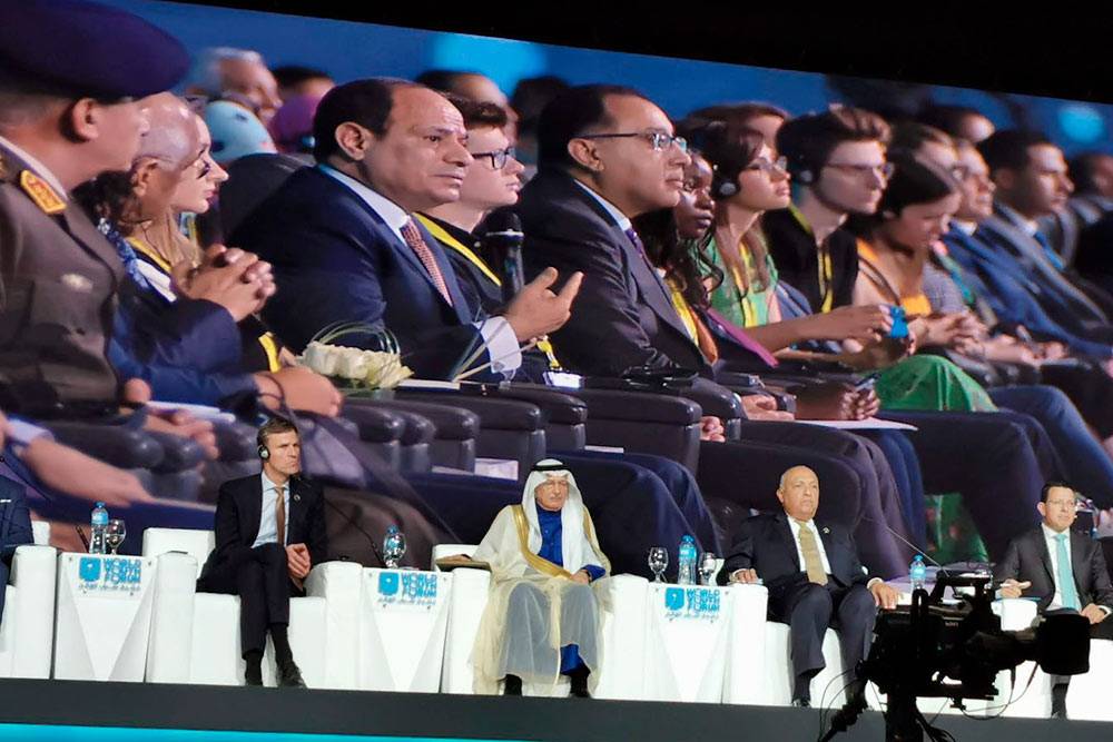 На одной из дискуссий мне досталось место в первом ряду, в нескольких метрах от президента Египта