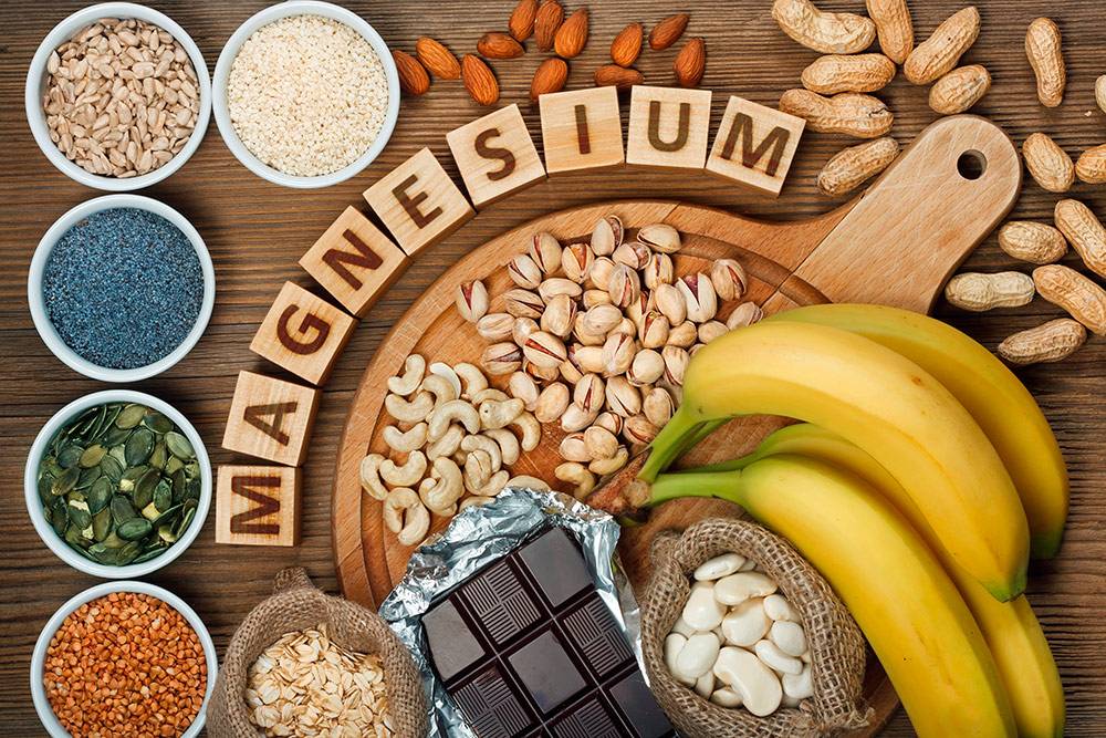 Если вы&nbsp;любите орехи и&nbsp;бананы, дефицита магния у&nbsp;вас наверняка нет. Источник: Evan Lorne / Shutterstock