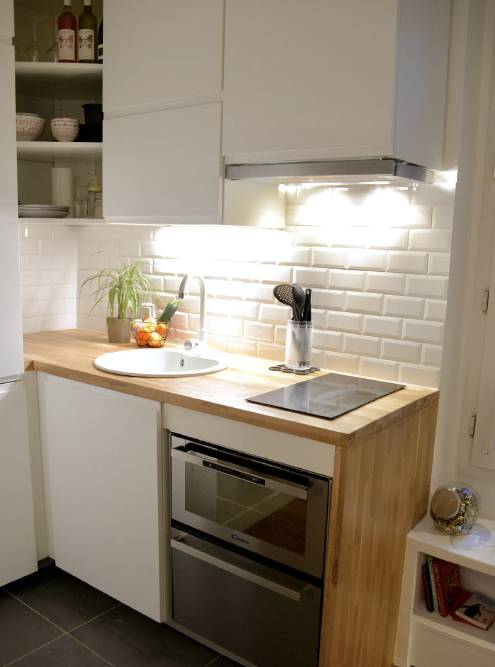 Мини-посудомойку можно встроить под духовой шкаф. Источник: Samantha Phung / Côté Maison