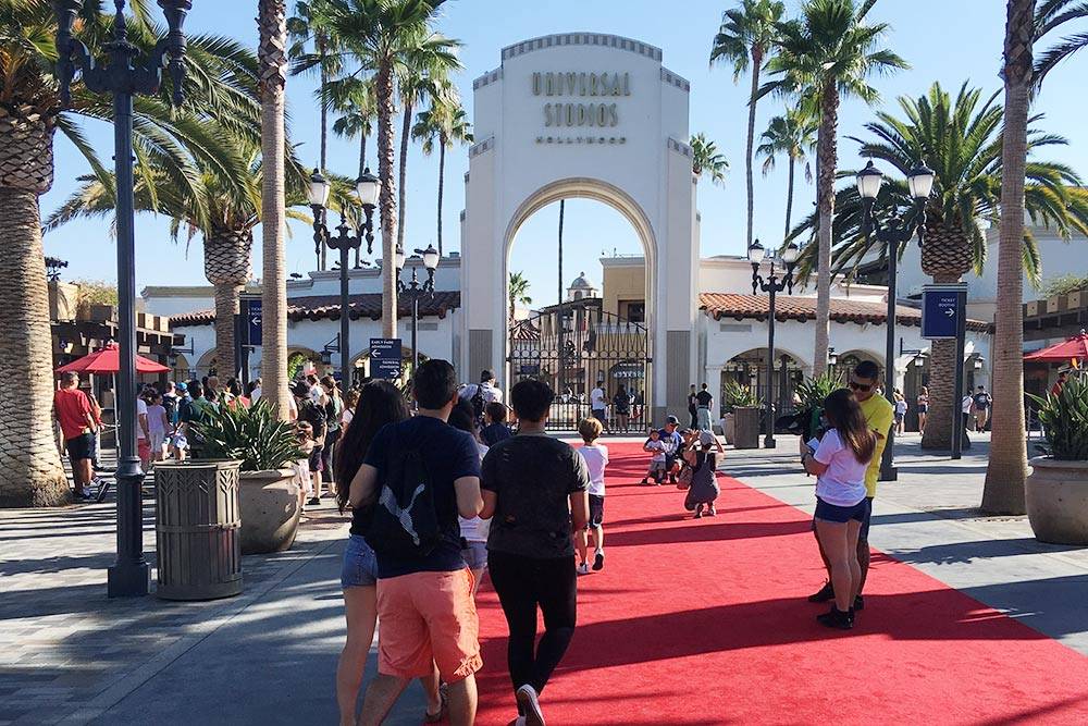 Вход в Universal Studios Hollywood
