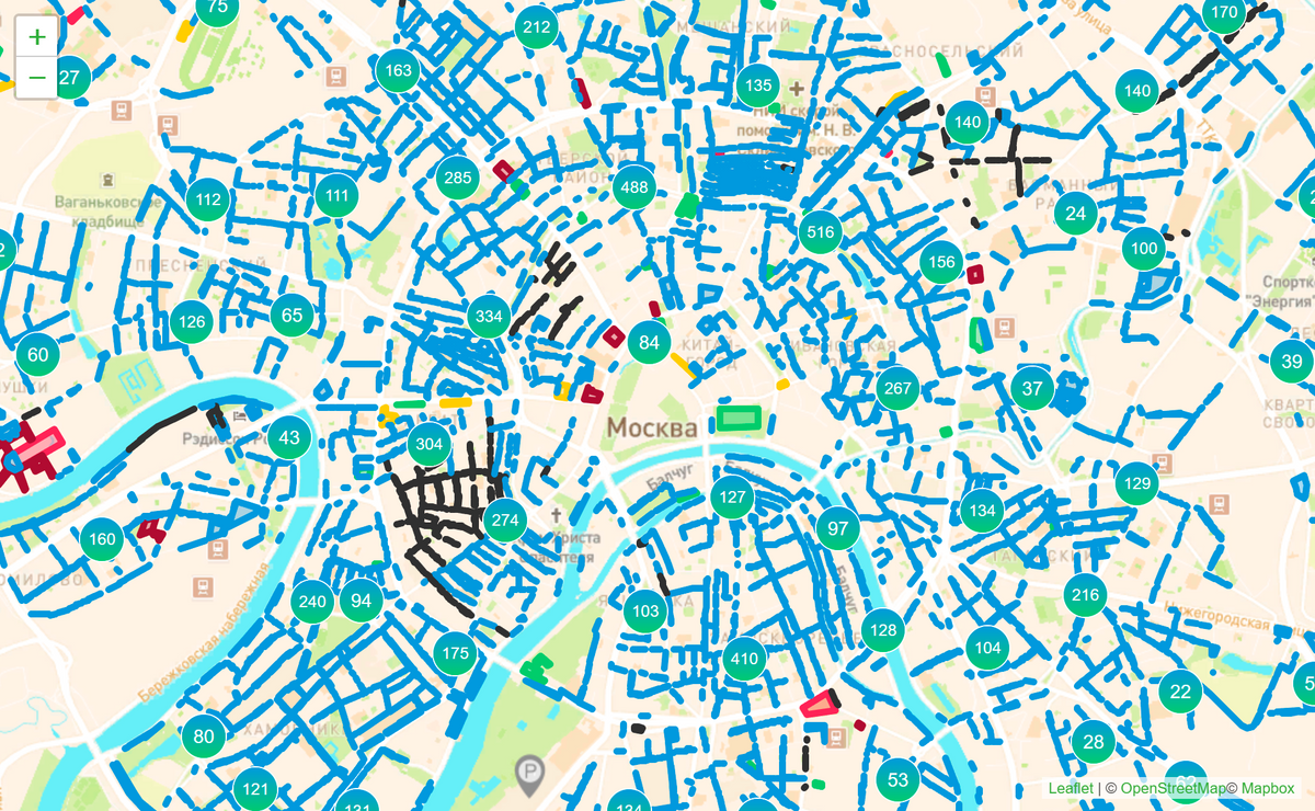 Фрагмент интерактивной карты с сайта «Московского паркинга», где отмечены все городские парковки. Синий цвет — действующие парковки, черный — перекрытые, желтый и красный — плоскостные со шлагбаумом и огороженной территорией. Источник: parking.mos.ru