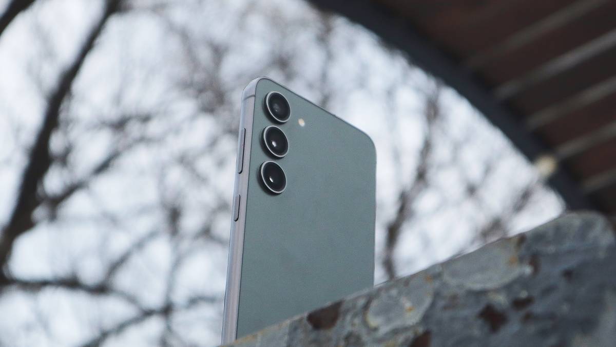 Samsung Galaxy S23: обзор компактного флагмана с хорошей камерой
