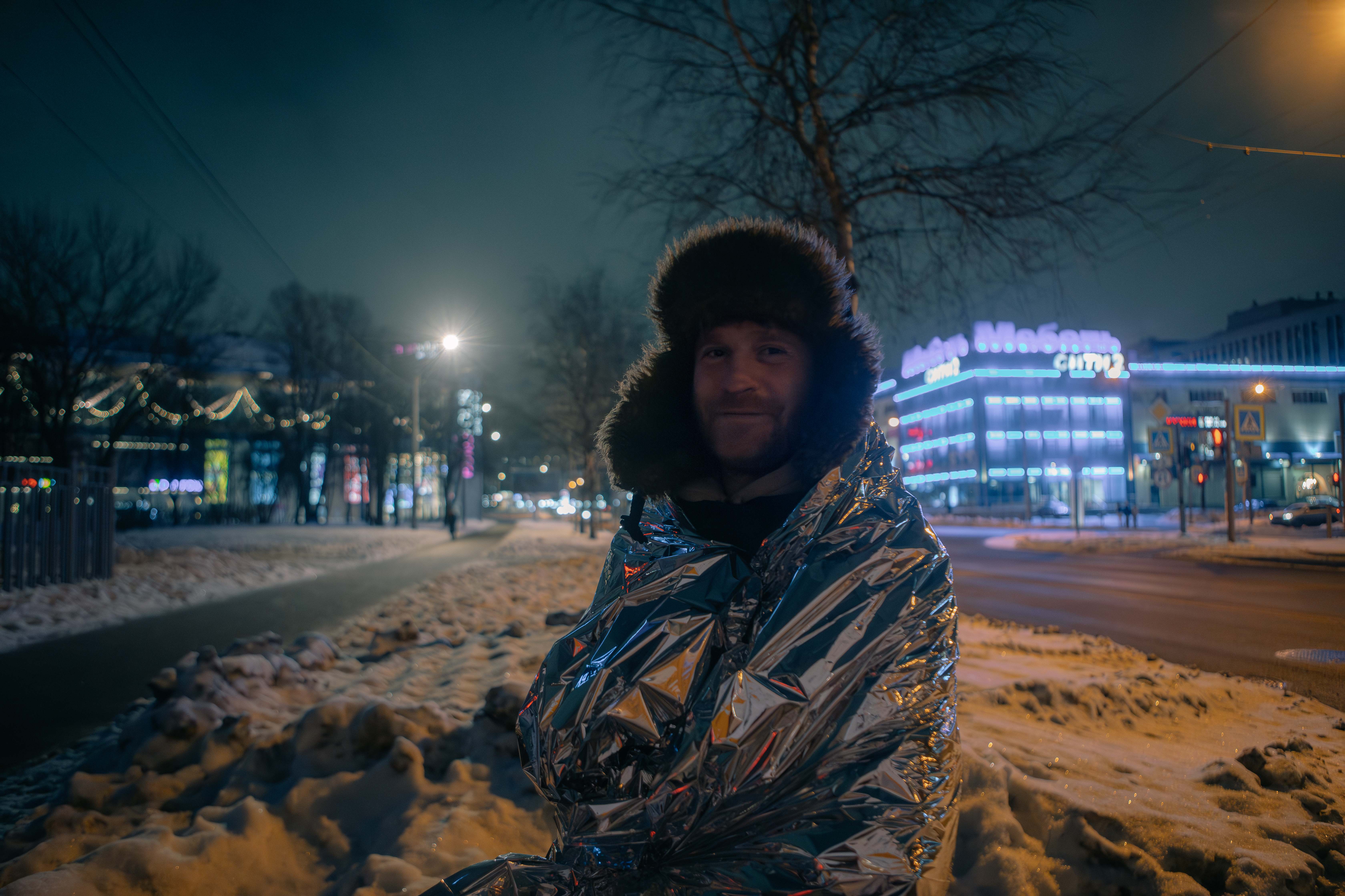 Стоит ли предлагать бездомному деньги или работу? Директор Ночлежки — о том, как помочь человеку и не сделать хуже