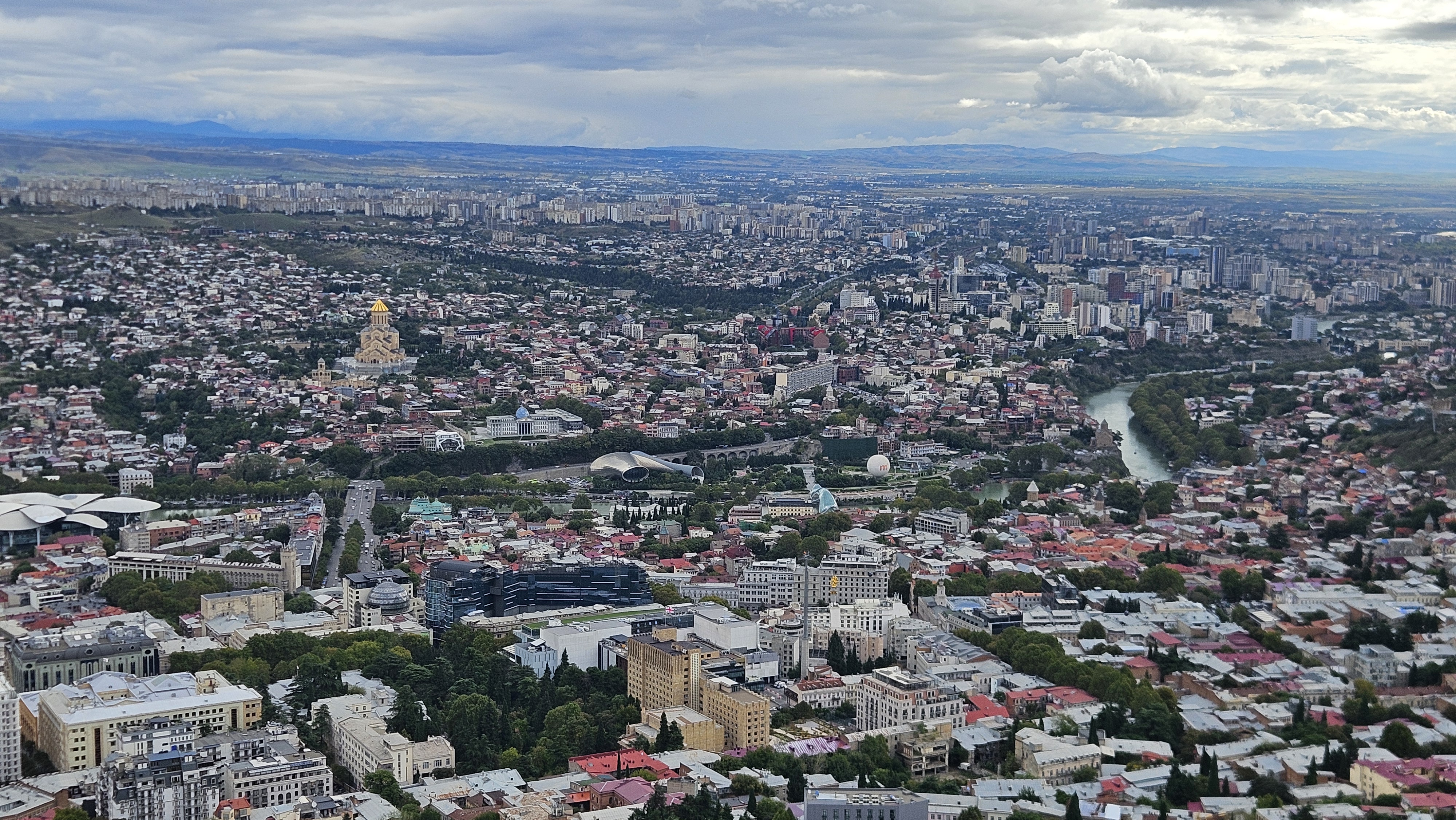 Вид на город с горы Мтацминда