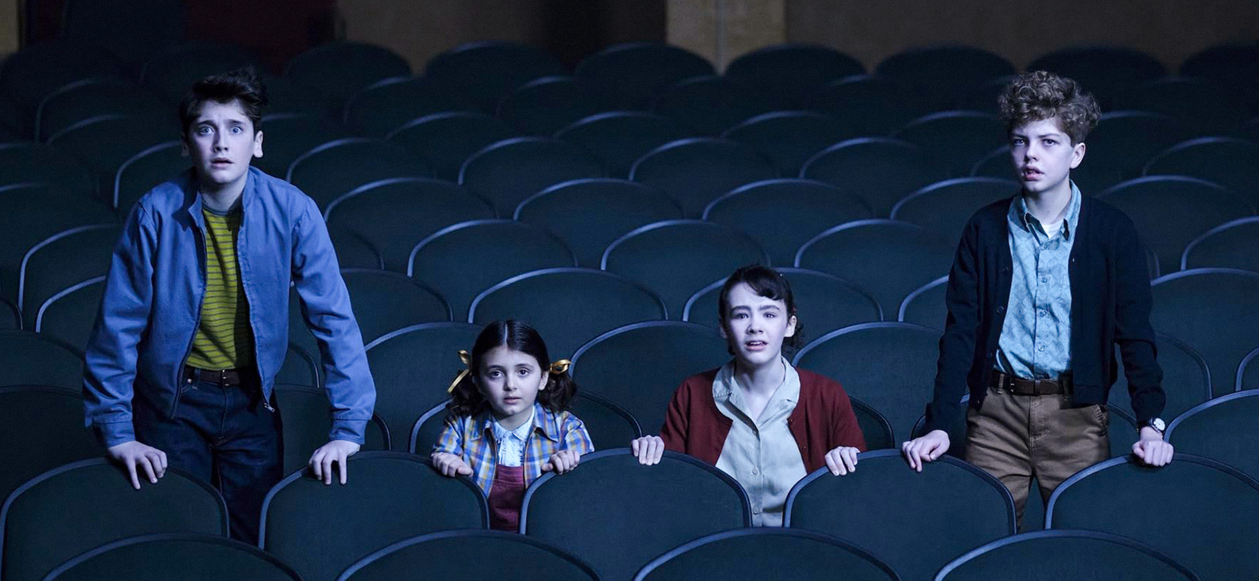 На HBO Max стар­товал сериал «Оно: Добро пожаловать в Дерри» — это приквел фильмов по роману Стивена Кинга