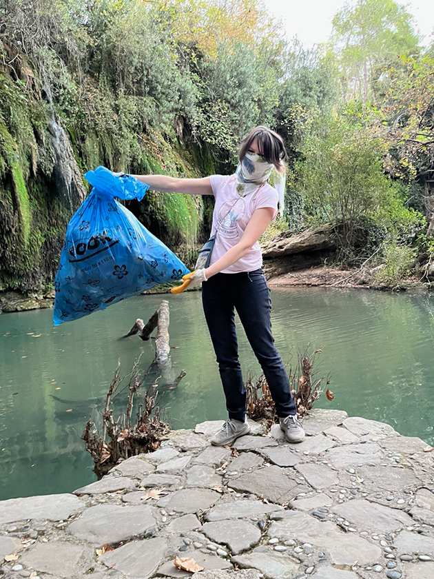 Однажды убрала территорию парка Верхнего Дюденского водопада в Анталье