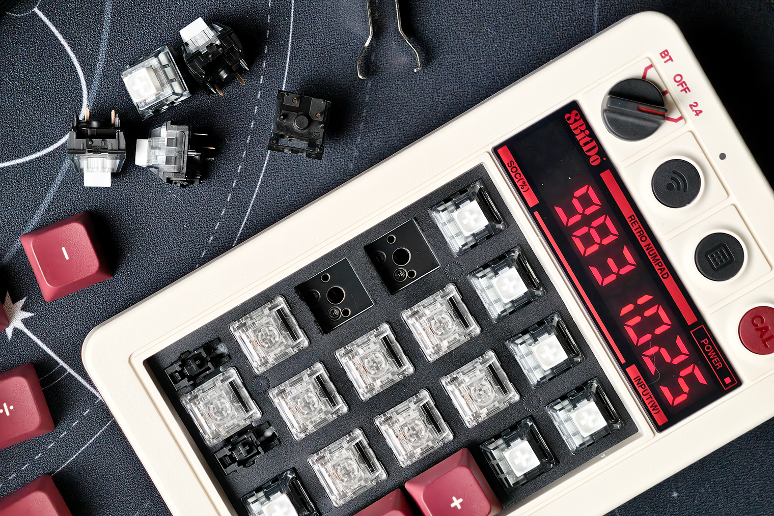 Я заменил механизмы клавиш на более тихие и плавные. Предустановленные тоже неплохие, но могут быть шумноватыми