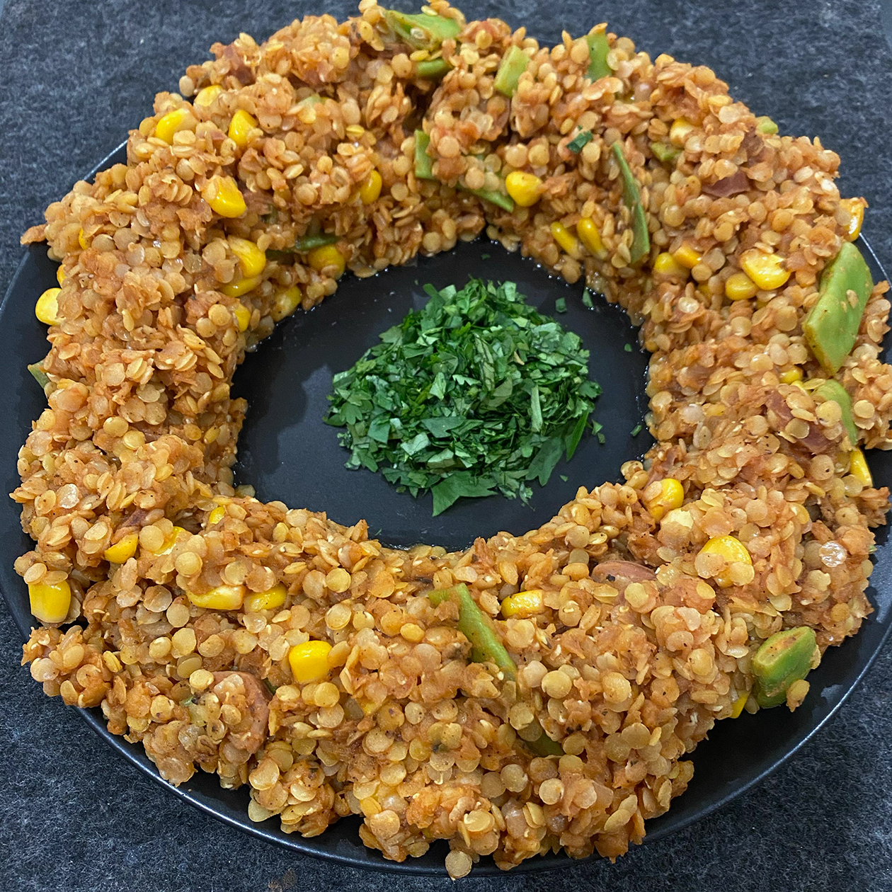 И мои ужасающе неуклюжие попытки сервировать готовое блюдо