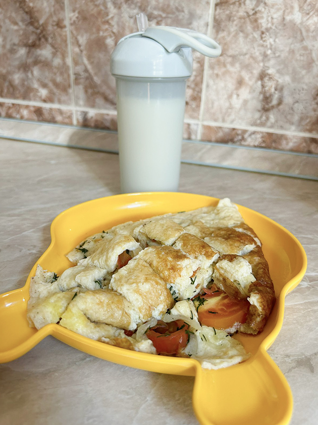 Завтракаем омлетом