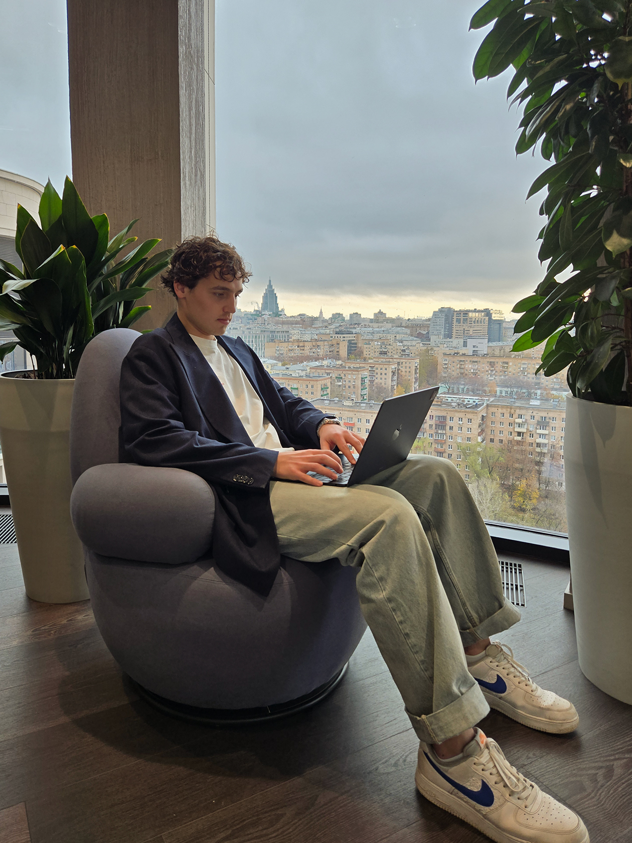 В работе важно разграничивать текущие задачи, которые поставил руководитель, и стратегические задачи для роста. Последние ты должен мониторить сам, здесь никто не будет стоять над тобой