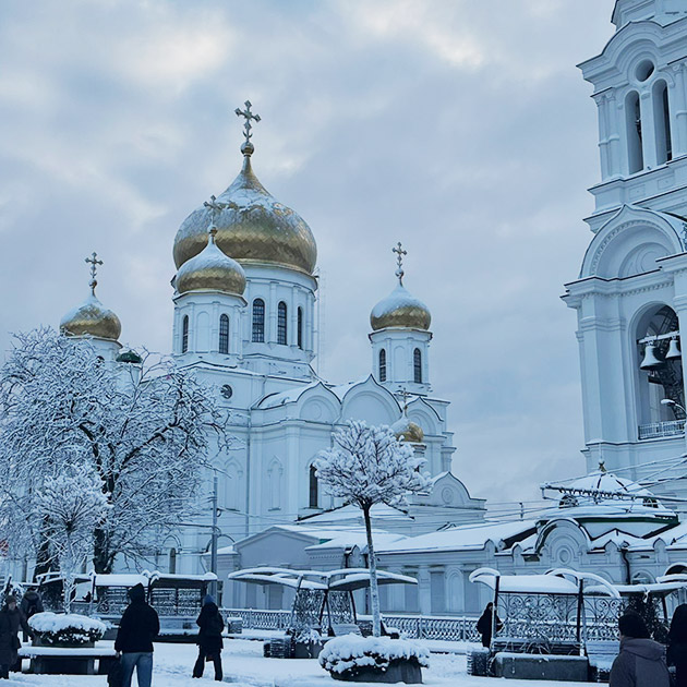 Соборная площадь недалеко от работы